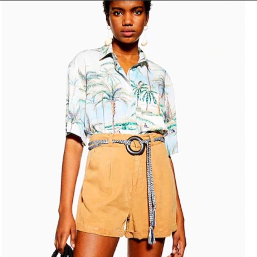 NWT TOPSHOP Tan Belted Shorts